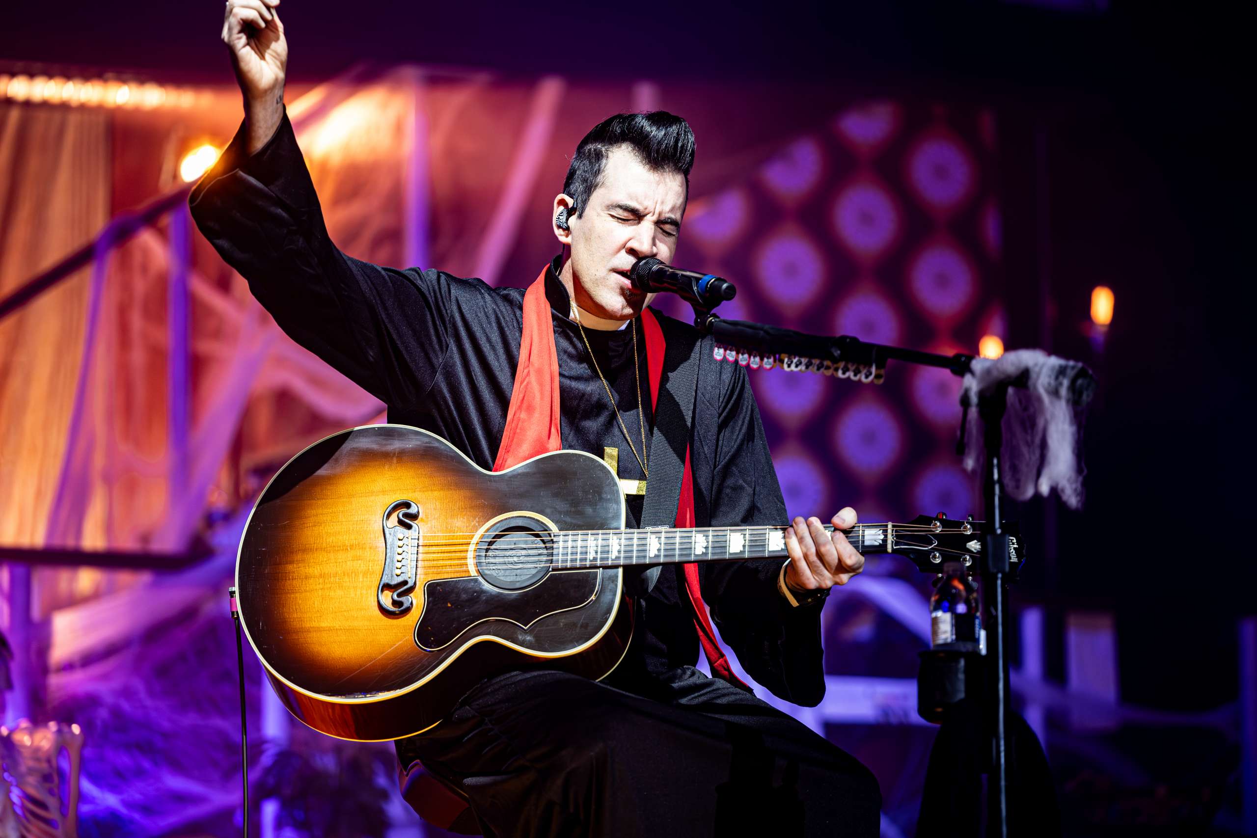Theory of a Deadman live on tour